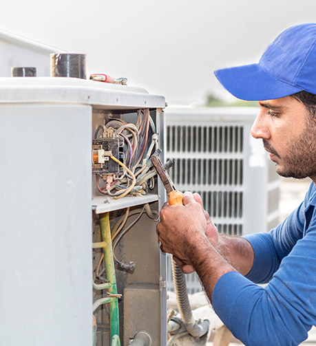 hvac-contractor-repairing-an-air-conditioner-unit-residential-lake-worth-fl